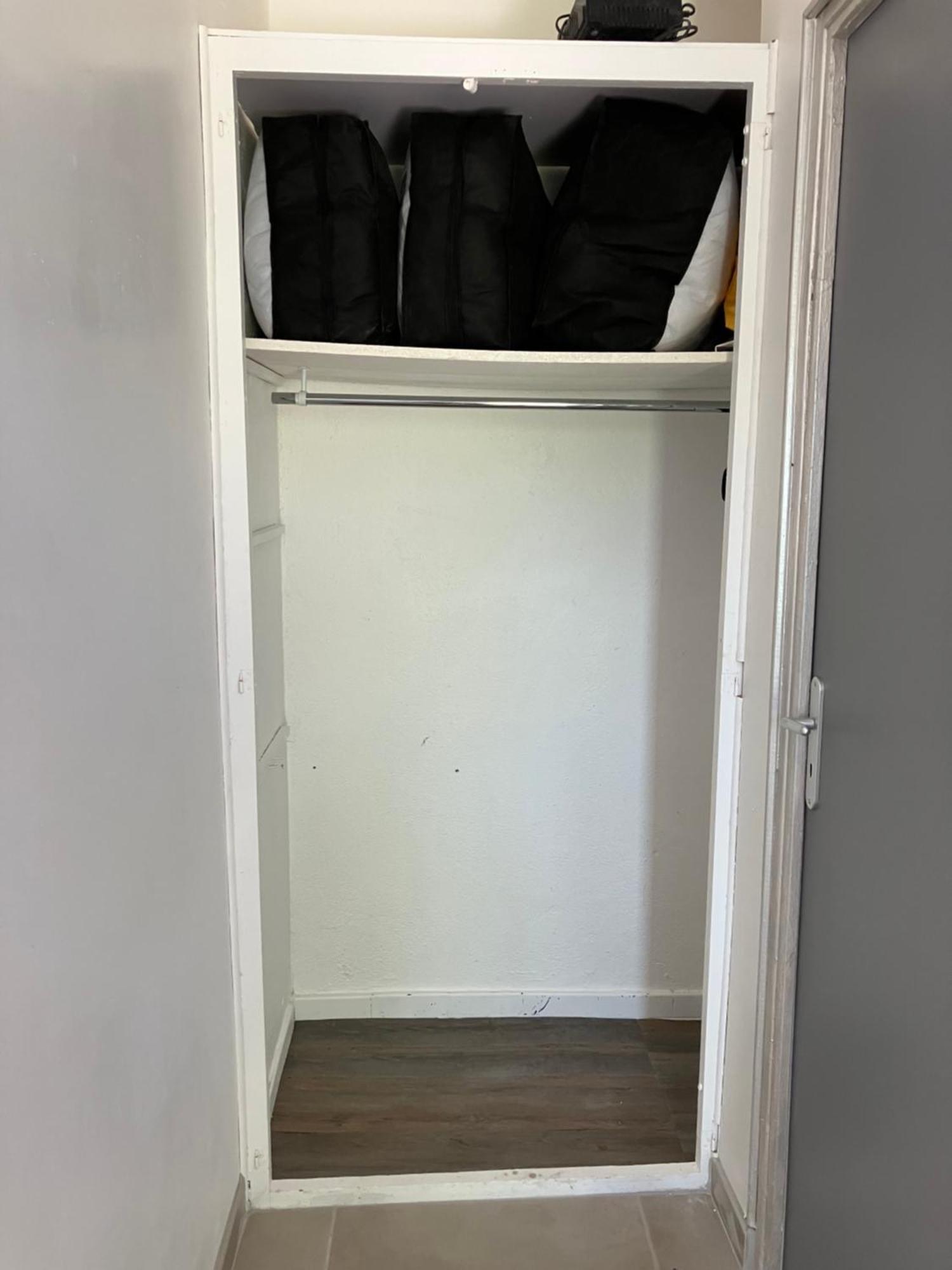 Appartement T4 Terrasse Et Vue 伊斯特尔 外观 照片